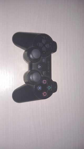 Consola PS3 con mando y 3 juegos