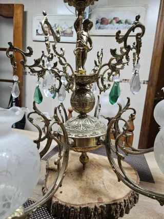 Lámpara de bronce antigua