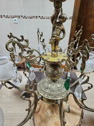 Lámpara de bronce antigua