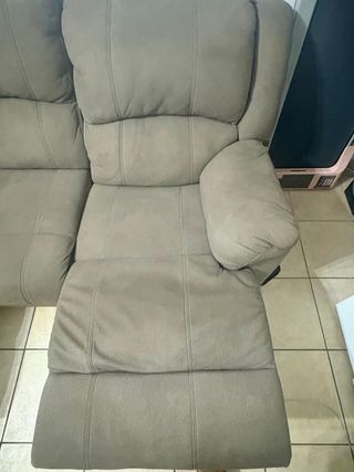 Divano 3 posti con poggiapiedi estendibile