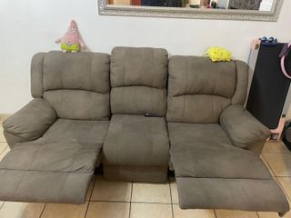 Divano 3 posti con poggiapiedi estendibile