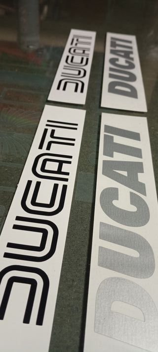 Autocolantes Ducati (2 modelos)