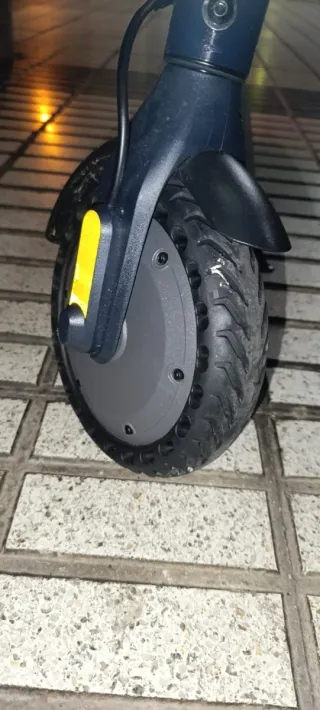 Patinete Eléctrico Red Bull