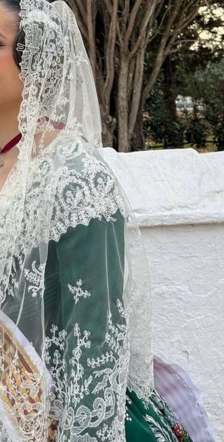 Mantilla Fallera