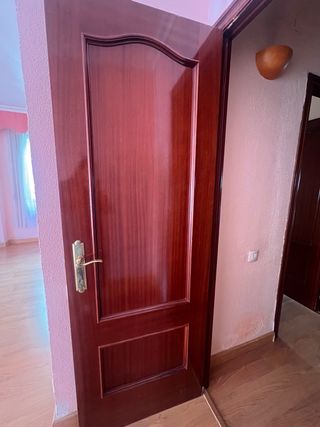 Puertas de madera seminuevas