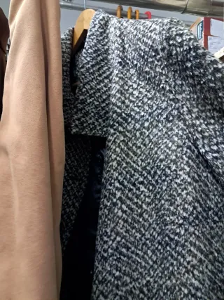 Lote chaquetas y bolsos beige y marrón