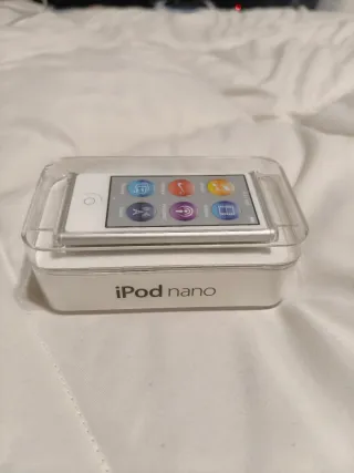 Apple iPod Nano 7ª Gen 16GB Plata - NEGOCIABLE