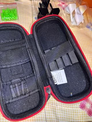 Lote de dardos HARROWS y accesorios