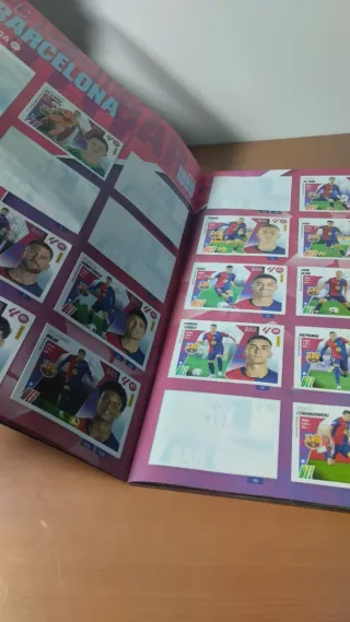 Álbum Cromos La Liga EA Sports 2025-26 incompleto.