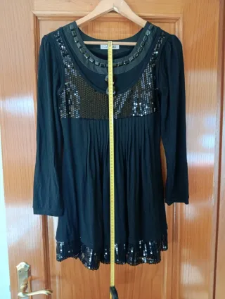 Vestido negro lentejuelas y pedrería