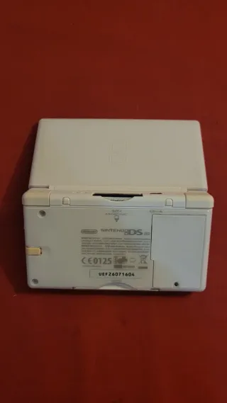 Nintendo DS Lite Blanca + 3 Juegos