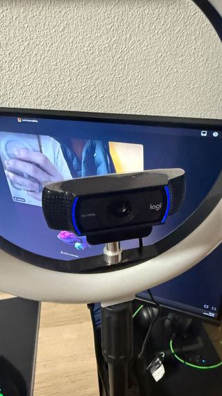 Webcam Logitech C920 + Aro Luz + Trípode