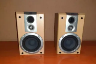 JBL ALTAVOCES DE LA PRESTIGIOSO MARCA AMERICANA