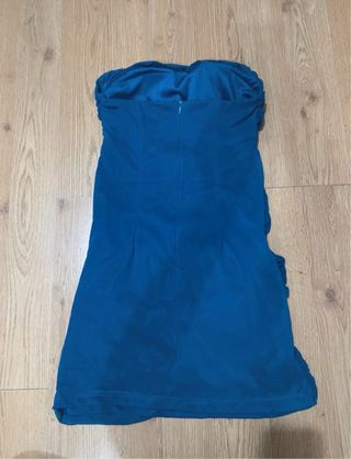 Vestido de fiesta azul con pedrería