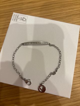 Pulsera plateada con circonitas