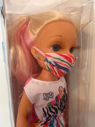 Muñeca Nancy Mascarilla Arcoiris Famosa