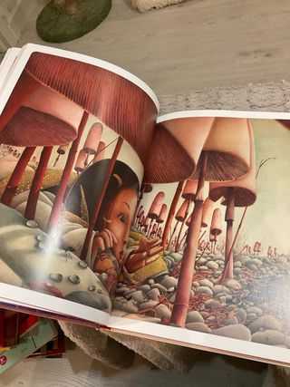 Alicia en el País de las Maravillas (Spanish Ed...