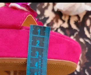 Sandalias tacón fuscia flores 41