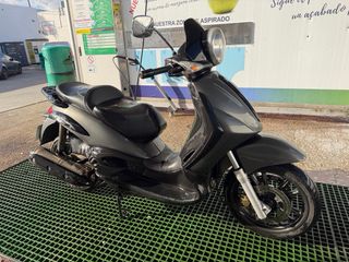Piaggio Beverly 500cc Maxiscooter