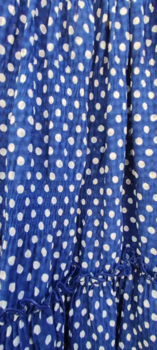 Blusa Zara lunares azul marino con volante