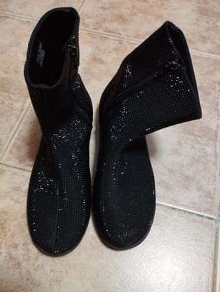 Botas, tenis y sandalias talla 35