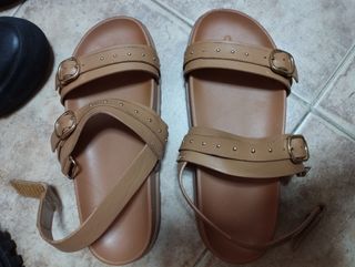 Botas, tenis y sandalias talla 35