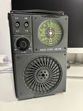 Radio AM/FM Vintage funcional ( pilas y 220V )