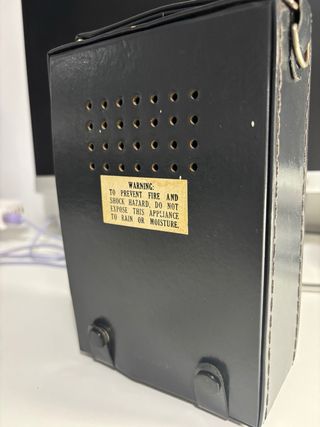 Radio AM/FM Vintage funcional ( pilas y 220V )