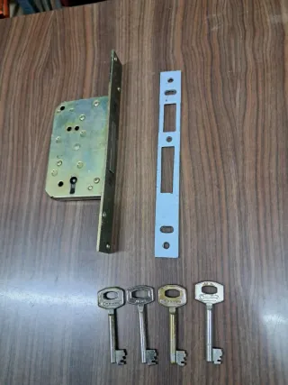 Cerradura puerta blindada + 4 llaves