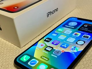 iPhone X come nuovo in scatola, batteria al 100%