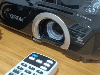 Proyector Epson EH-TW5200, NUEVO.