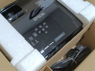 Proyector Epson EH-TW5200, NUEVO.