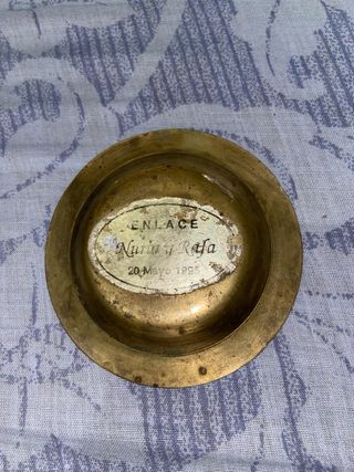 Cenicero antiguo latón dorado flor