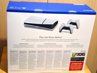 Consola PlayStation 5 Standard Slim 1TB + 2 mandos