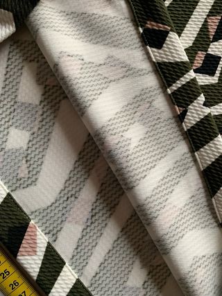 Abito sartoriale fantasia geometrica