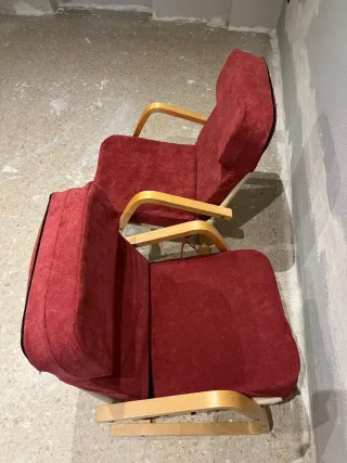 Sillón mecedora de tela y madera Tengo 2 iguales.