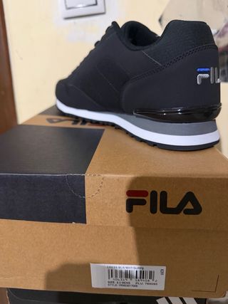 Zapatillas Fila Negras Talla 42.5