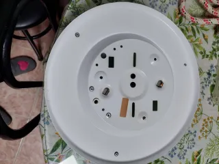 Plafón LED redondo blanco y dorado