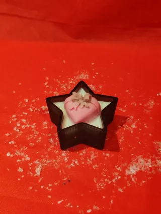 Vela artesanal corazón rosa con lazo