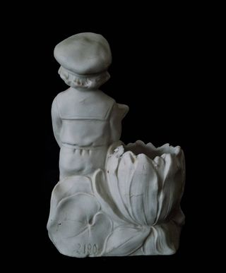 Figura/florero de biscuit antigua