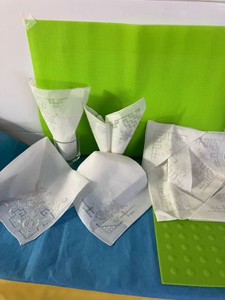 OPOR.11 SIN ESTRENAR.   20€ Pañuelos bordados .