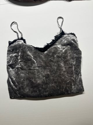 Camiseta terciopelo encaje roja y gris