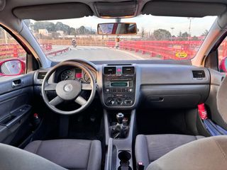 Volkswagen Golf 2003