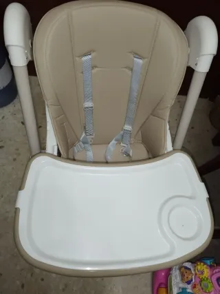 Trona para bebé color beige