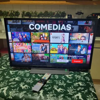 Televisor Toshiba 32 smart wifi Negro y Gris