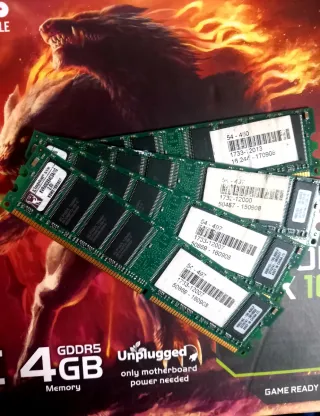 4 Memorias RAM Kingston 1GB DDR