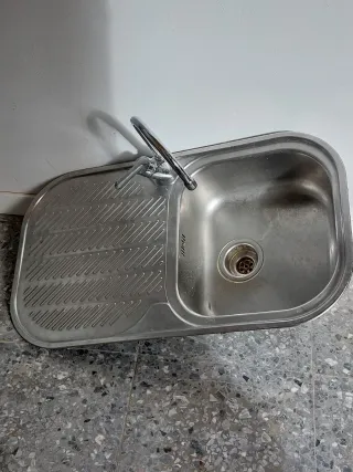 Fregadero Roca un seno con grifo