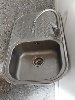 Fregadero Roca un seno con grifo