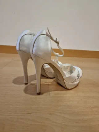 Sandalias Menbur Tacon Blanco Marfil Talla 40