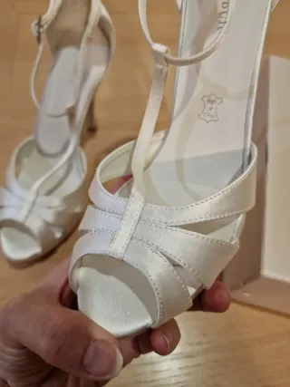 Sandalias Menbur Tacon Blanco Marfil Talla 40